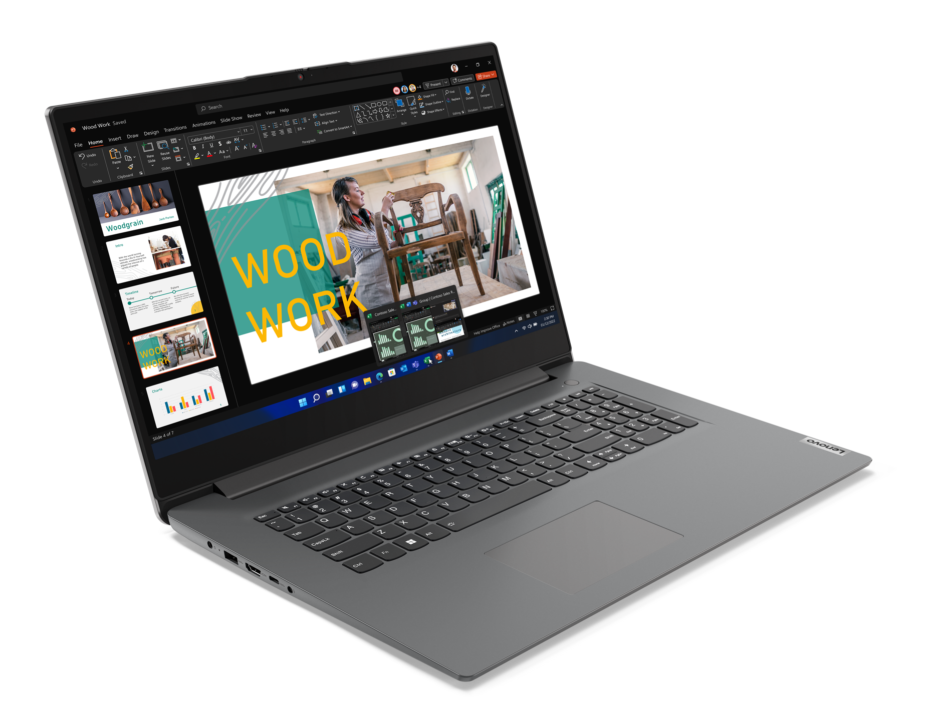 Laptop wyświetlający prezentację o obróbce drewna. Ekran pokazuje kobietę pracującą przy krześle.