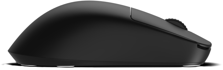 Eine schwarze Computermaus wird von der Seite gezeigt. Die Maus hat ein Scrollrad und befindet sich auf einer weißen Oberfläche.