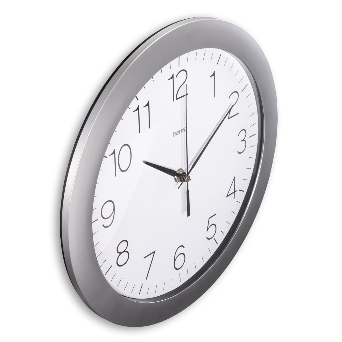 Eine silberne Uhr zeigt 9:50 Uhr. Weißes Zifferblatt mit schwarzen Zahlen und Zeigern. Die Uhr befindet sich auf weißem Hintergrund.