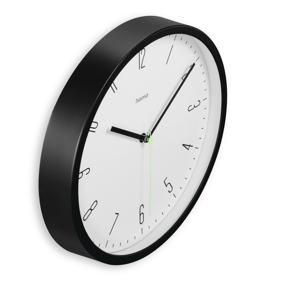Eine schwarz gerahmte Wanduhr mit weißem Zifferblatt. Die Zeiger sind schwarz, der Sekundenzeiger grün. Der Markenname 'hama' ist sichtbar.