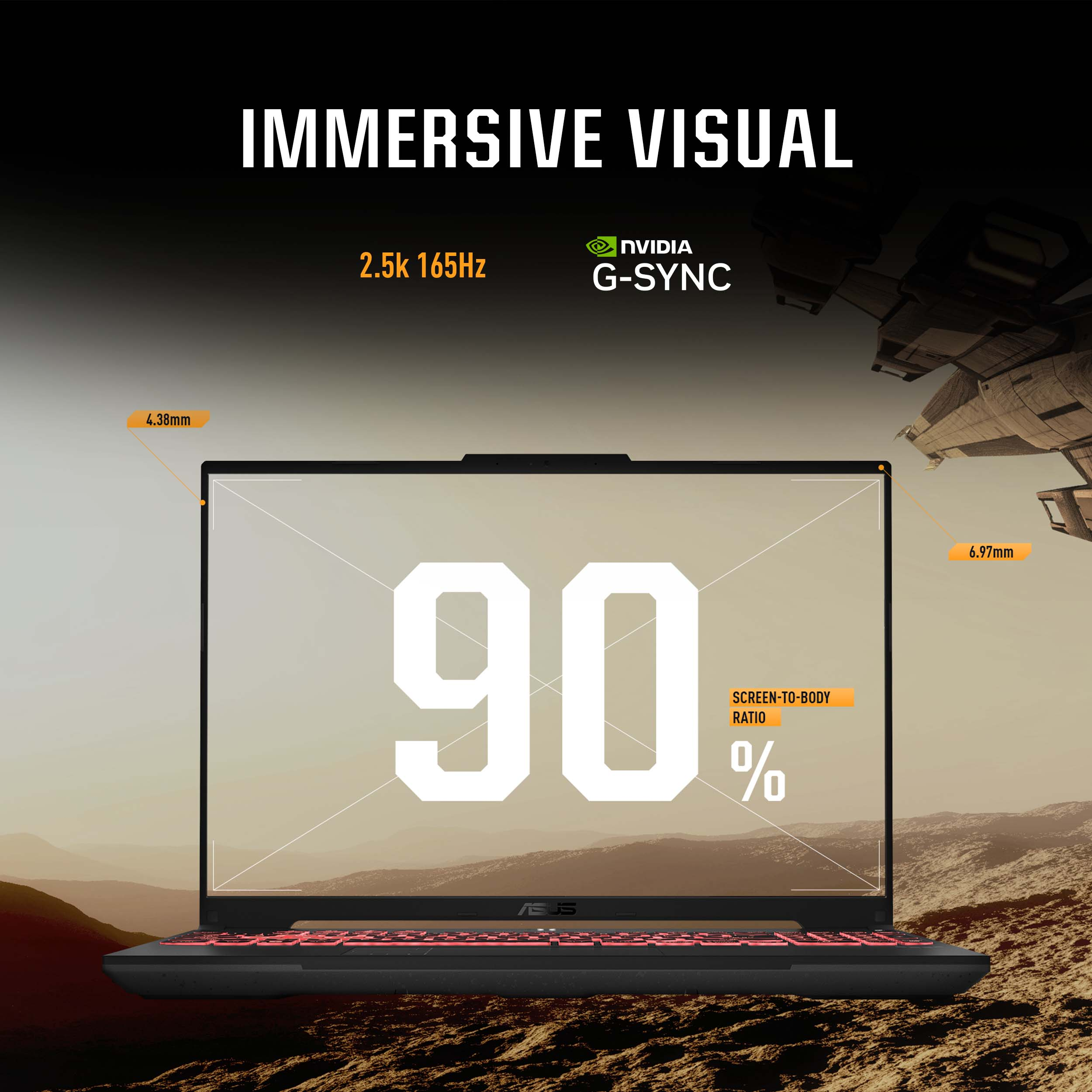 Laptop met 90% scherm-tot-lichaam-verhouding, met de tekst 'IMMERSE VISUAL'. Achtergrond toont een ruimteschip en een rotsachtig oppervlak.