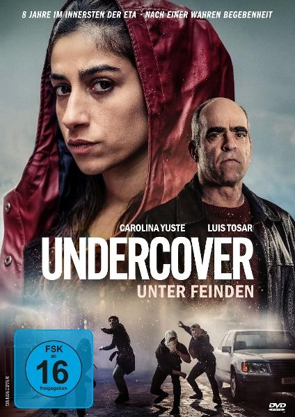 Filmposter für Undercover. Eine Frau mit roter Kapuze und ein Mann sind abgebildet. Darunter der Titel und eine Szene mit Menschen und einem Auto.