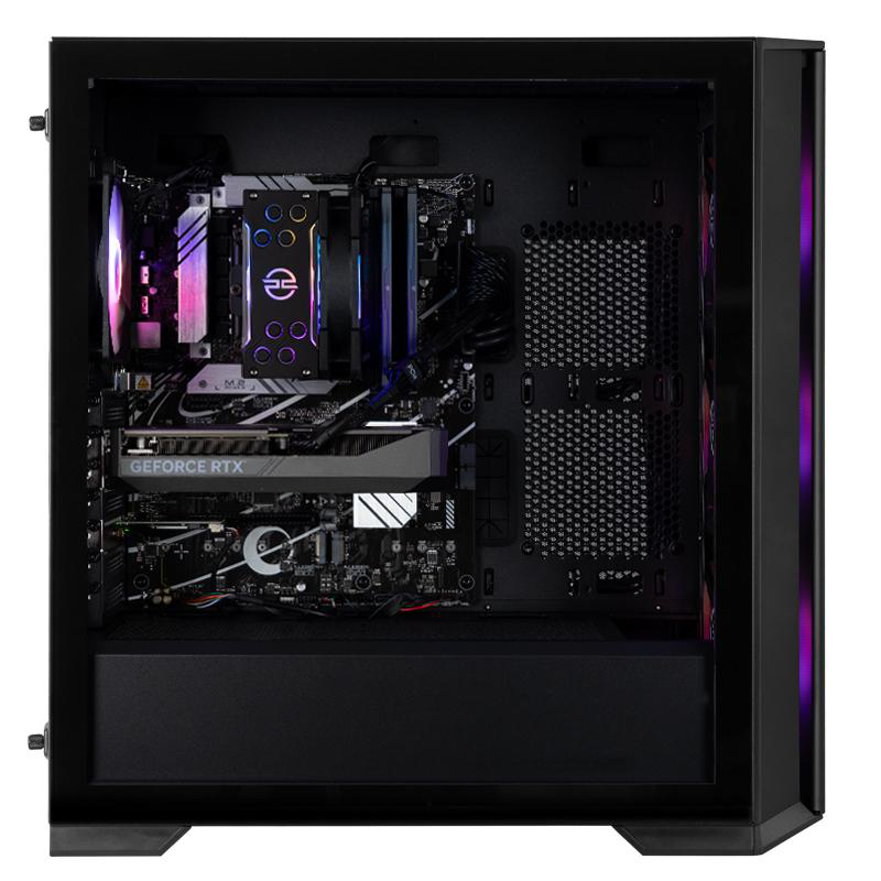 In einem schwarzen Computergehäuse sind Komponenten sichtbar. Eine Grafikkarte, ein CPU-Kühler und ein Motherboard sind vorhanden. LED-Leuchten leuchten.