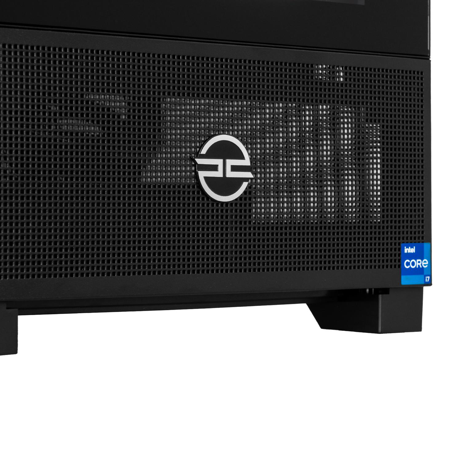 Nahaufnahme eines schwarzen Computerturms. Zeigt ein Logo, einen Intel Core i7 Aufkleber und Belüftung. Der Hintergrund ist weiß.