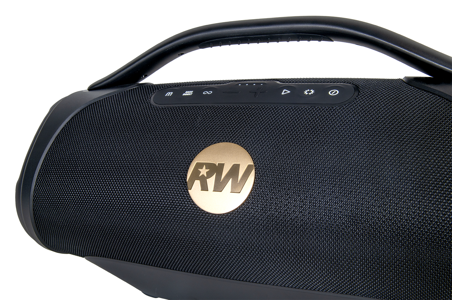 Czarny głośnik z uchwytem. Złote logo RW z przodu. Przyciski sterowania u góry. Siatkowa kratka. Przycisk wzmocnienia basów.