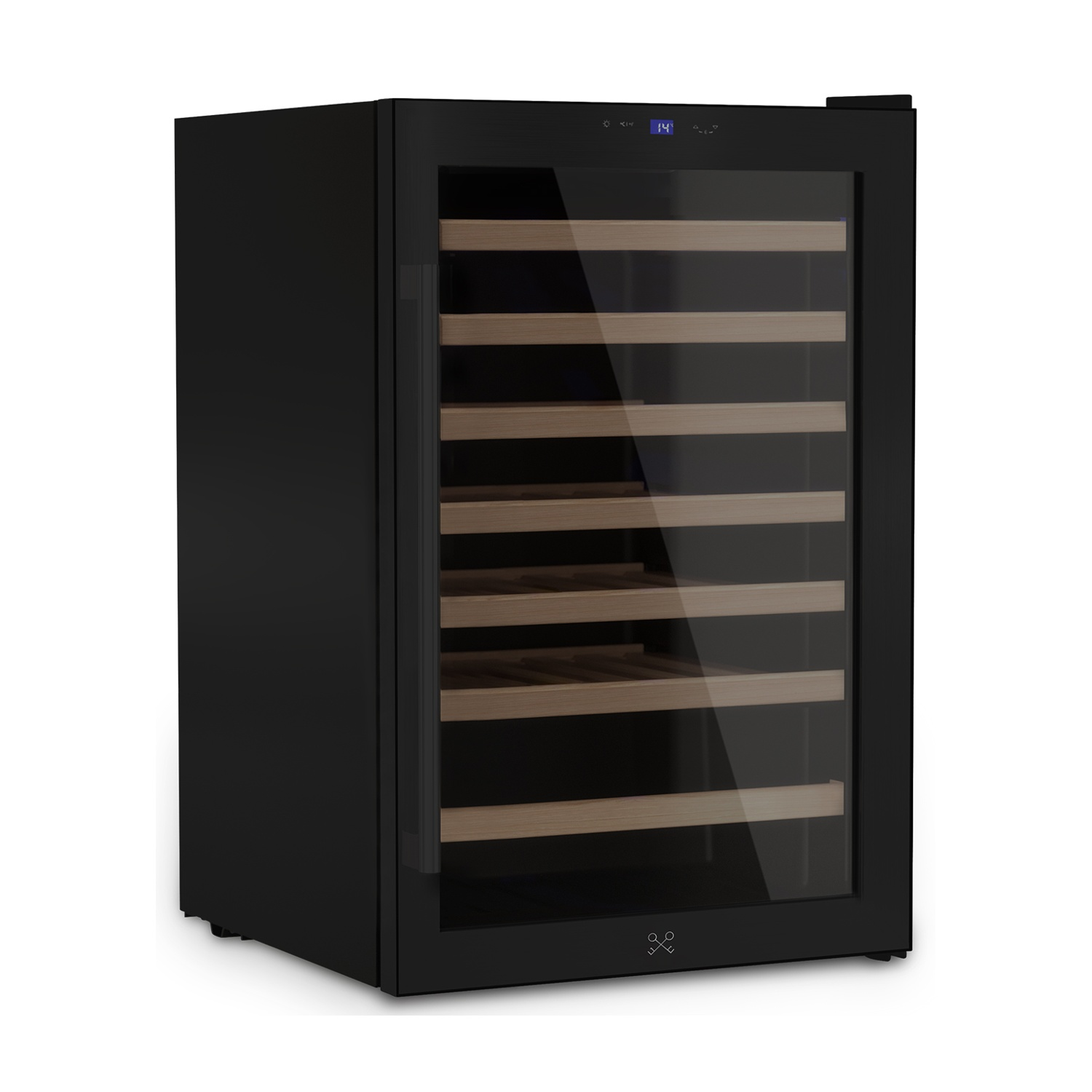 Un refrigeratore per vino nero con porta a vetro che mostra ripiani in legno. Ha un display digitale e si trova su sfondo bianco.