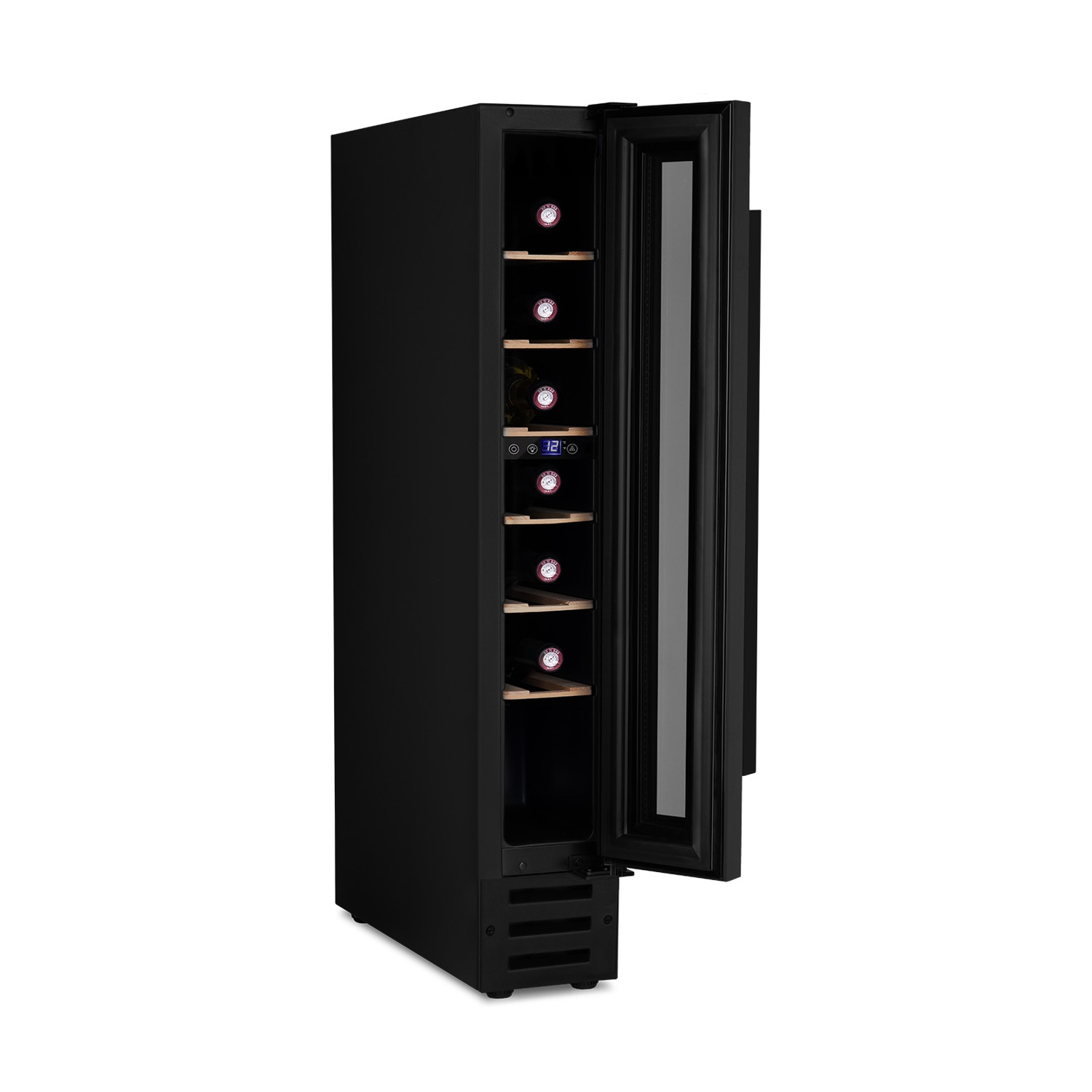Un refrigeratore per vino nero con la porta aperta. All'interno, ci sono bottiglie di vino su ripiani in legno. Viene visualizzata la temperatura.