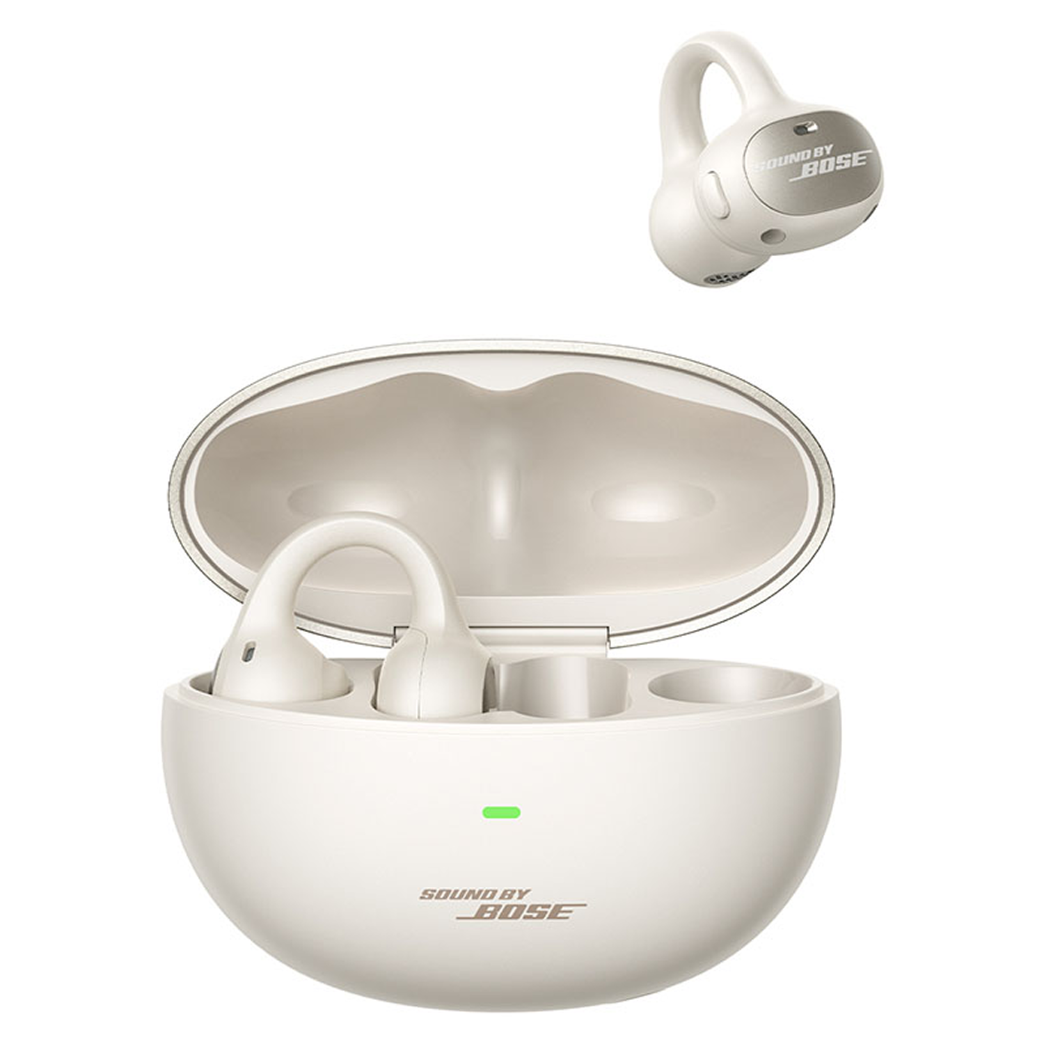 Auriculares Bose blancos, uno separado. Están en un estuche de carga blanco abierto. El logotipo de Bose y una luz verde son visibles.