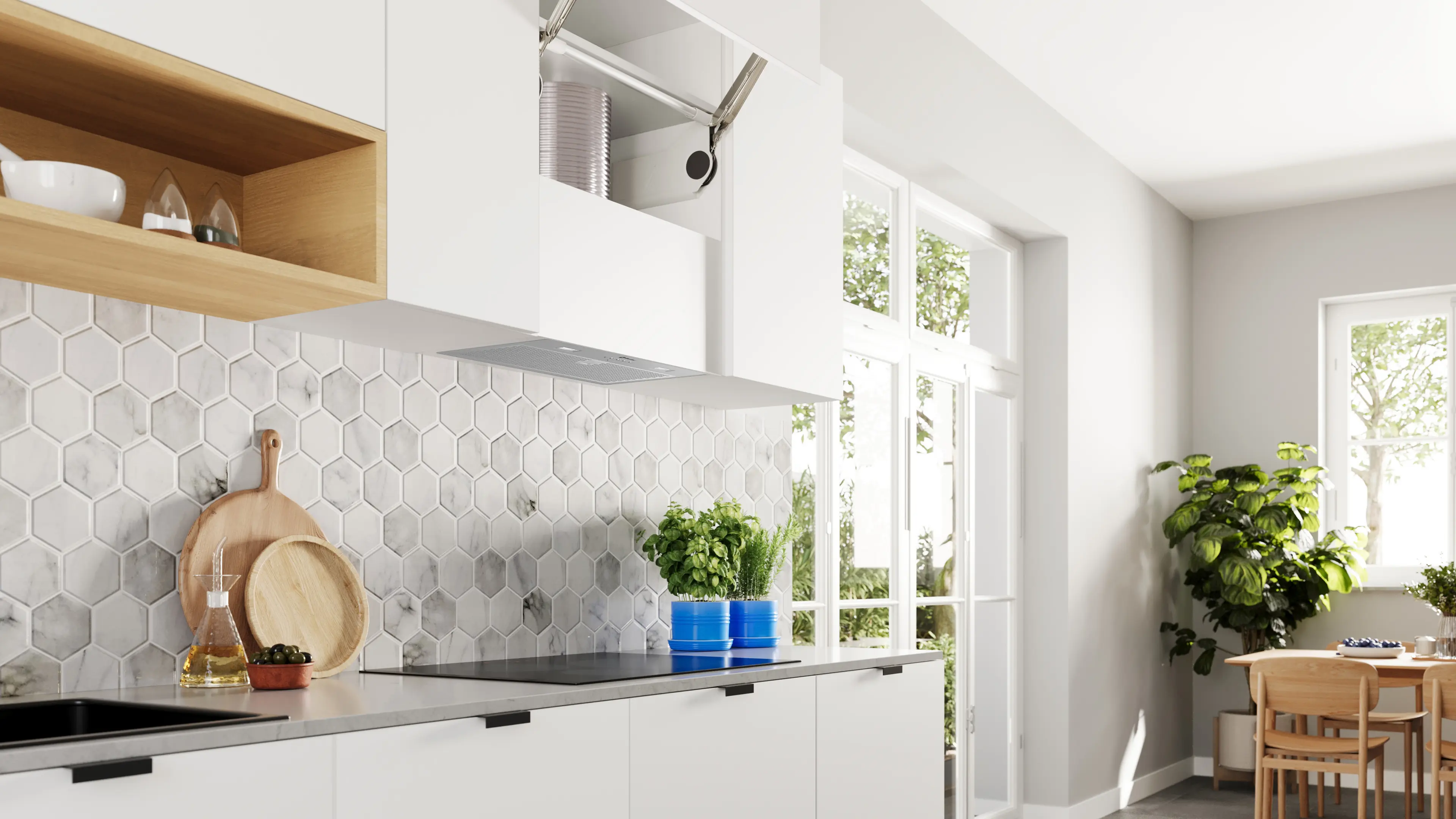 Una cocina moderna con gabinetes blancos, salpicadero de mármol, estantes de madera y plantas. También se ven una ventana grande y una mesa de comedor.