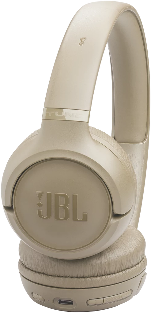 Bézs JBL fejhallgató. A fülkagylók és a fejpánt láthatók. A JBL logó a fülkagylón található.