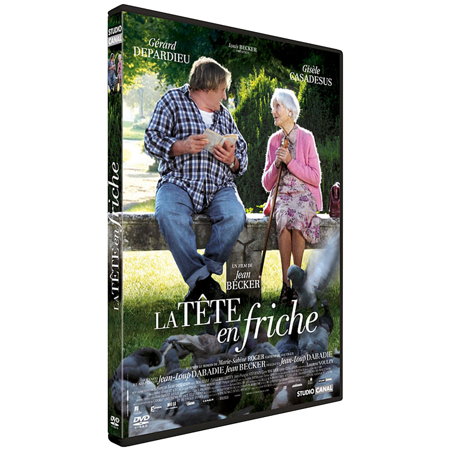 DVD-hoes: Gérard Depardieu en Gisèle Casadesus zitten op een muur. Duiven vooraan, bomen op de achtergrond. Franse titel en credits.