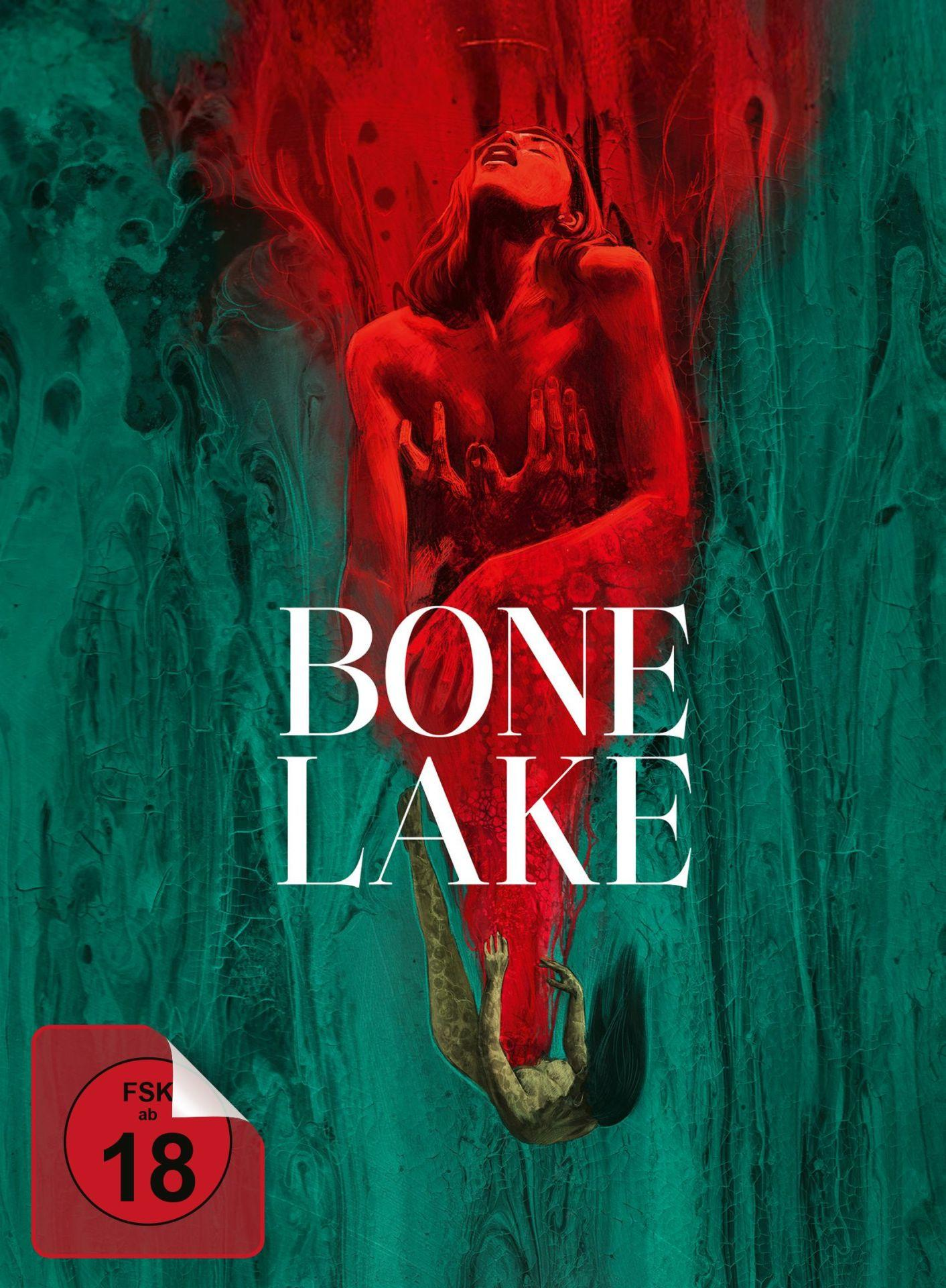 Poster für den Film 'Bone Lake'. Eine rote Figur erhebt sich vor rotem und grünem abstraktem Hintergrund. Titeltext ist weiß. FSK 18 Aufkleber.