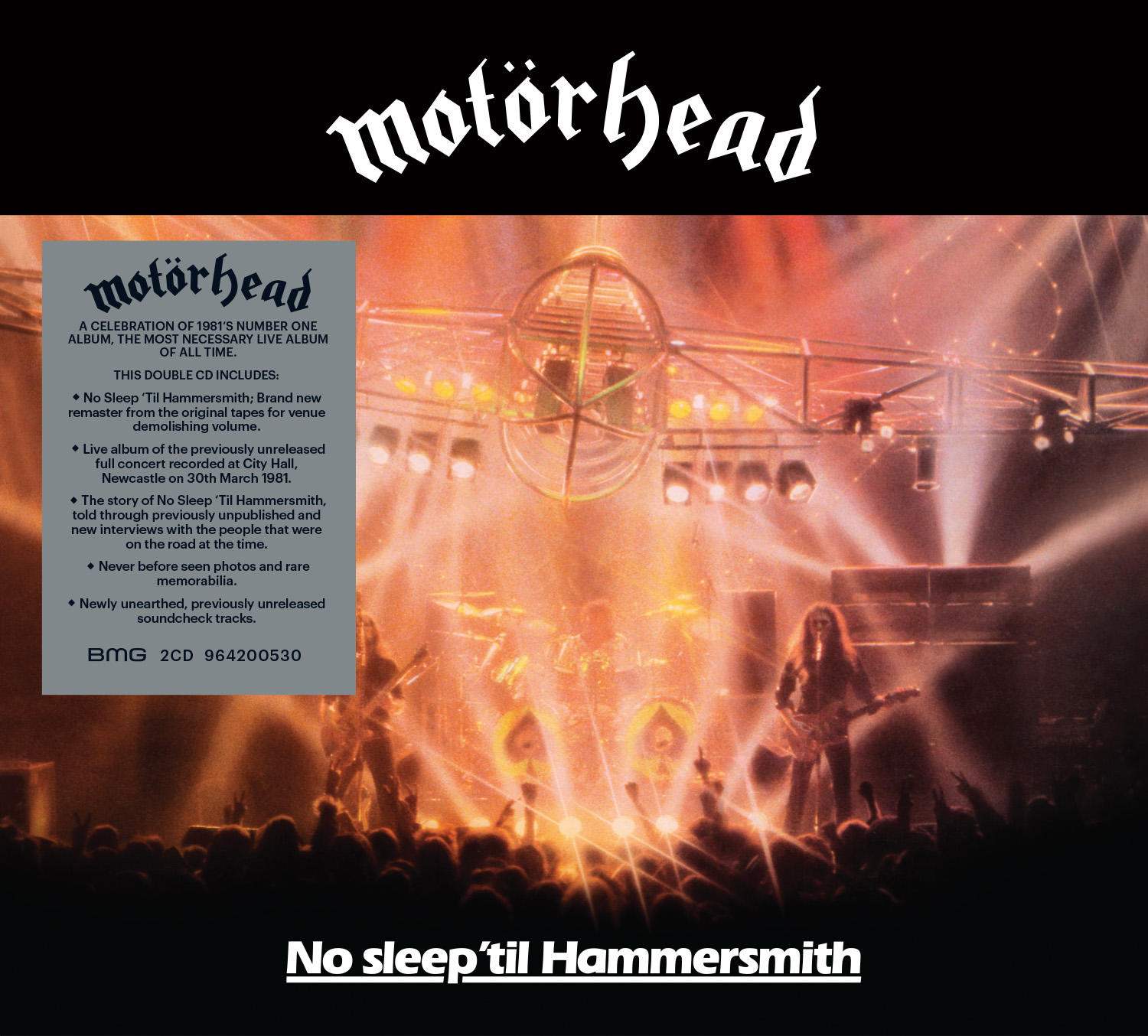 Albumcover für Motörheads 'No Sleep 'Til Hammersmith'. Eine Live-Performance wird mit Bandmitgliedern auf der Bühne und einer Menge dargestellt.