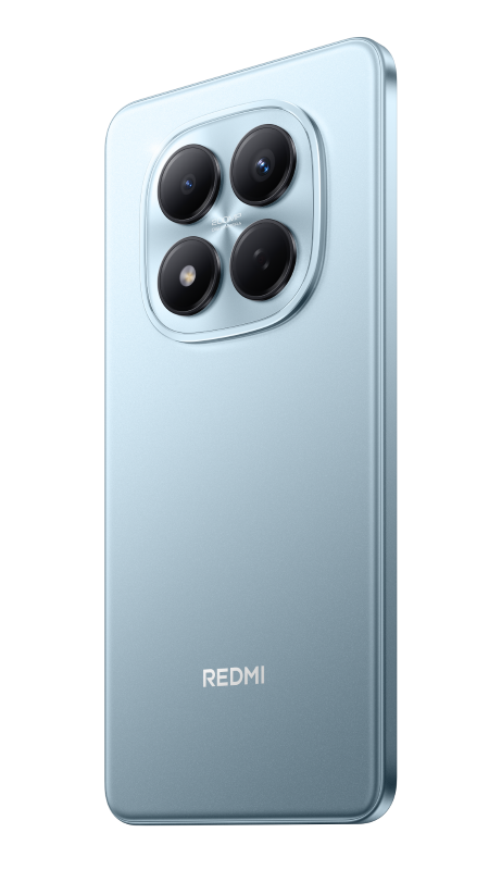 Jasnoniebieski smartfon z czterema obiektywami. Logo Redmi na dole, telefon ustawiony pod kątem w prawo.