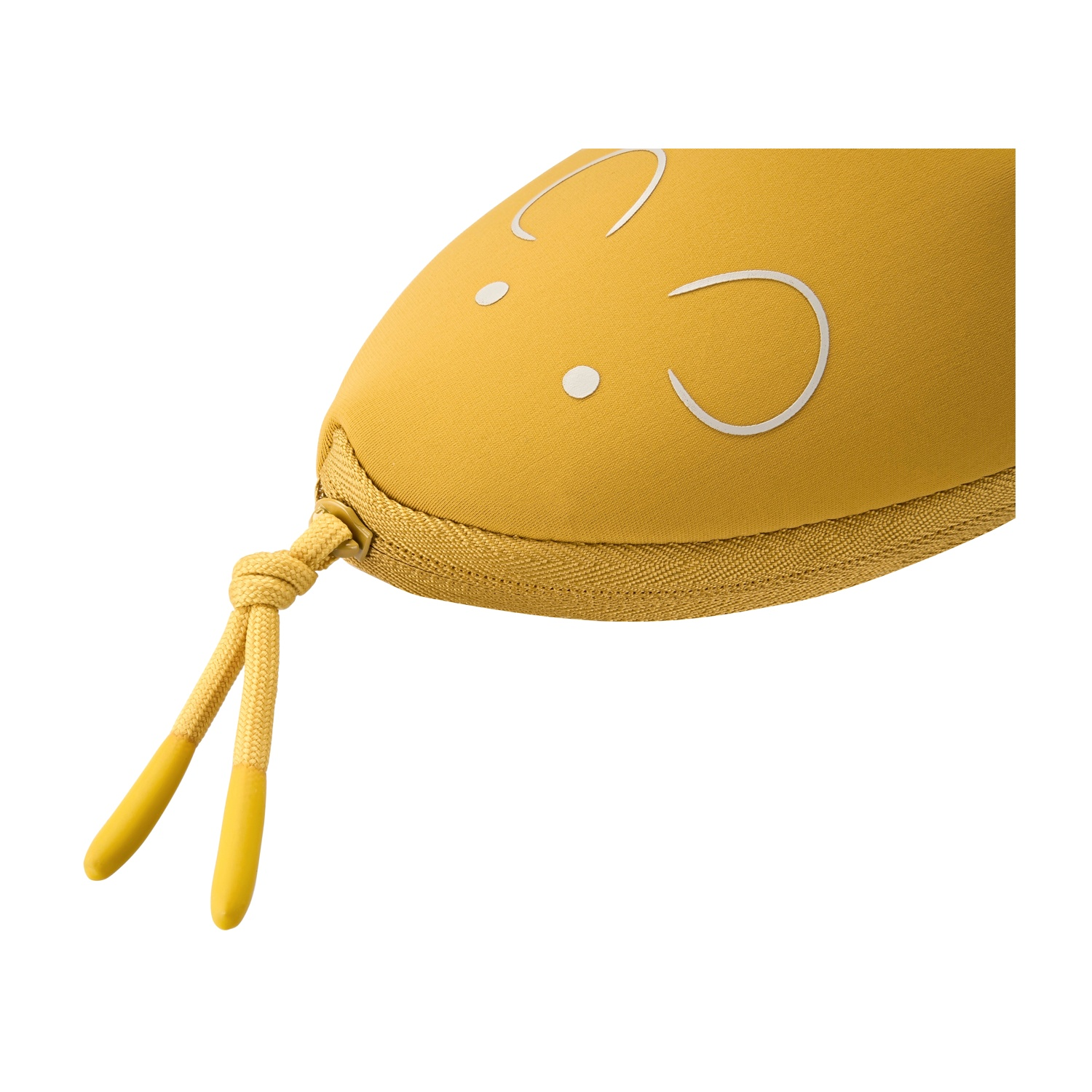 Pochette giallo senape con cerniera, design bianco a forma di volto. Ha cordoncini gialli con punte gialle.