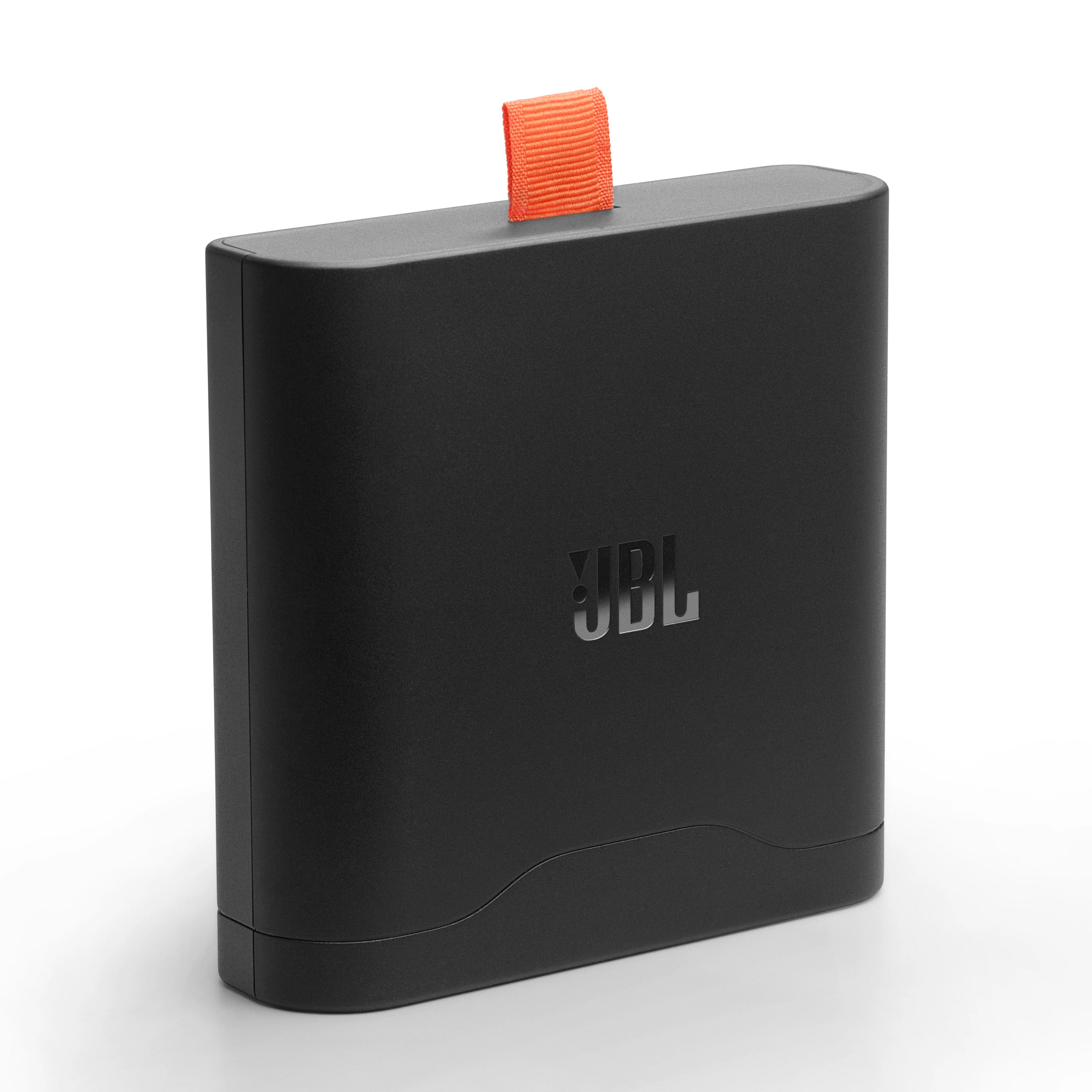 Schwarzer rechteckiger JBL-Lautsprecher mit orangefarbenem Riemen. Das JBL-Logo ist sichtbar. Der Hintergrund ist weiß.