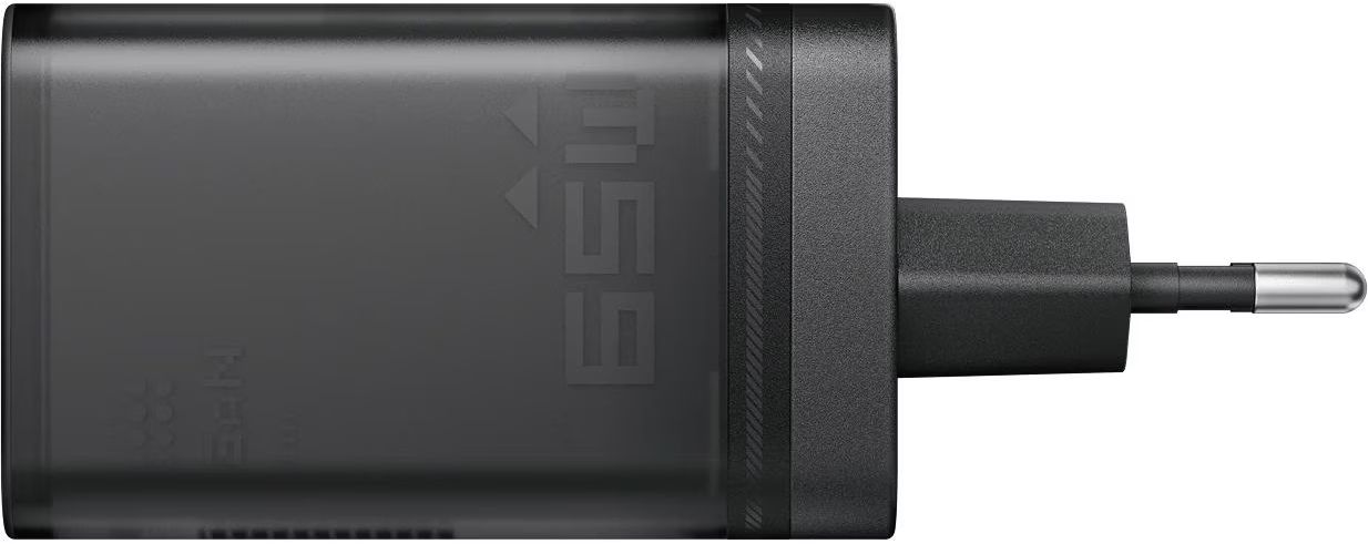 Un adaptateur secteur noir avec une prise. Il porte le mot 'ESE' et des flèches indiquant la direction.