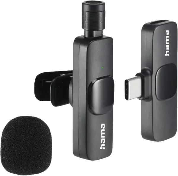 Tres dispositivos de audio Hama negros: un micrófono, un receptor con puerto USB-C y un clip para micrófono.
