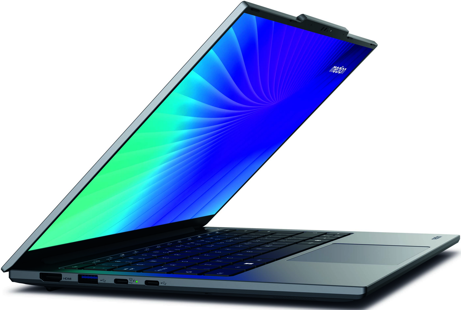 Portátil con pantalla abierta que muestra olas azules y verdes. Teclado negro y cuerpo plateado. Fondo blanco.