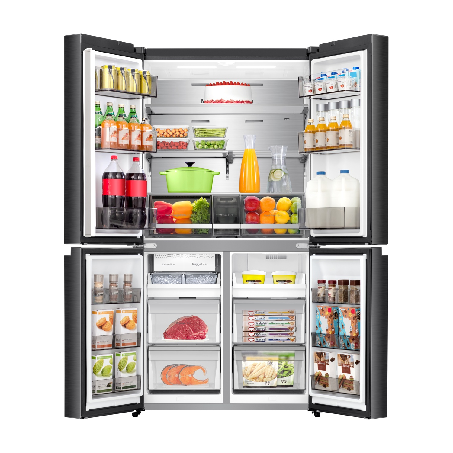 Frigorifero aperto pieno di bevande, frutta, verdura e alimenti. Include succo, latte, soda e pasti surgelati. Il frigorifero è nero.