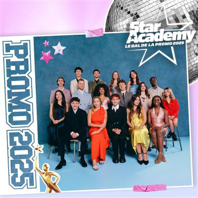 Photo de groupe des étudiants de Star Academy 2025. Groupe divers souriant à la caméra, avec fond et boule disco. Texte Promo 2025.