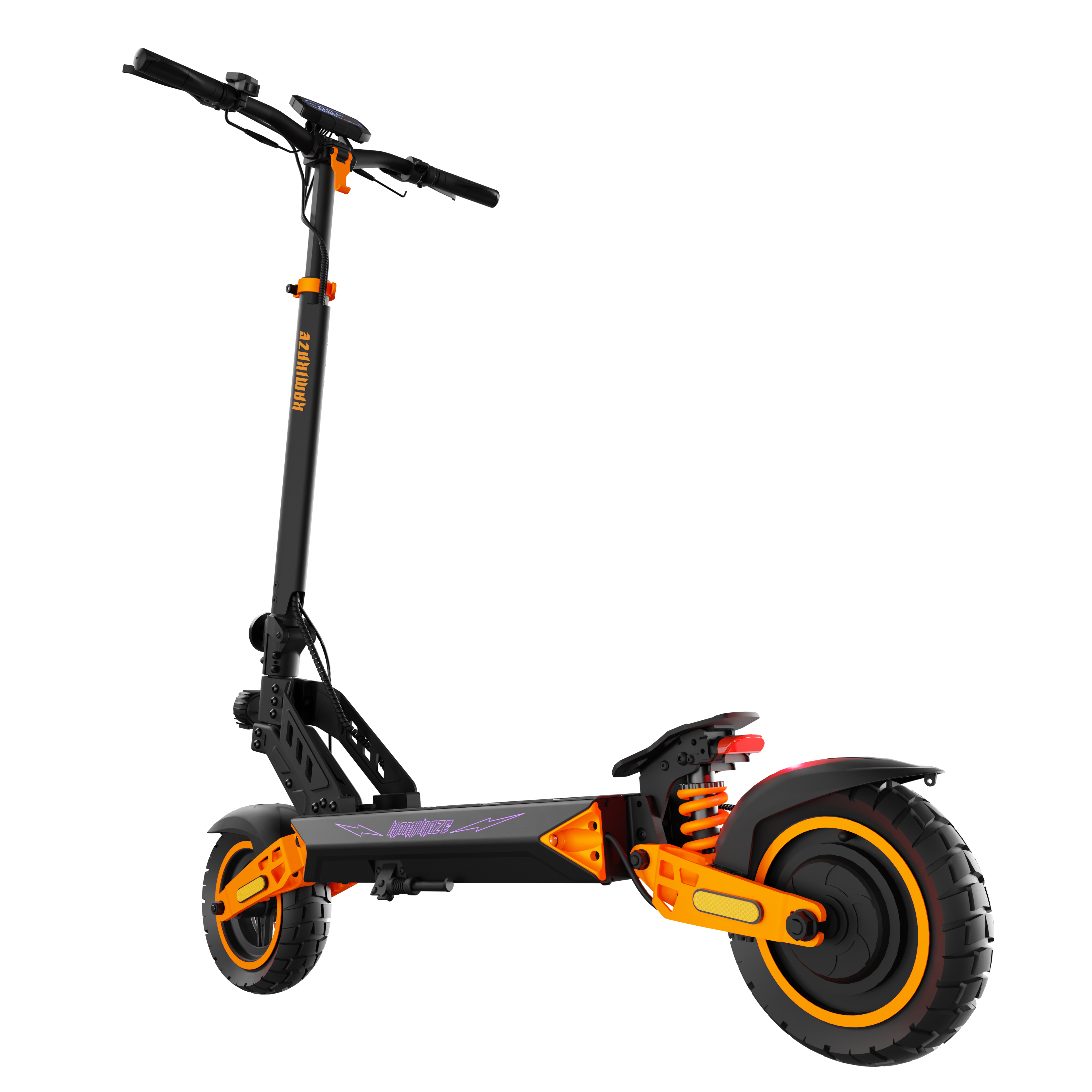 Czarno-pomarańczowa hulajnoga elektryczna na czarnym tle. Ma czarną kierownicę i pomarańczowe akcenty.