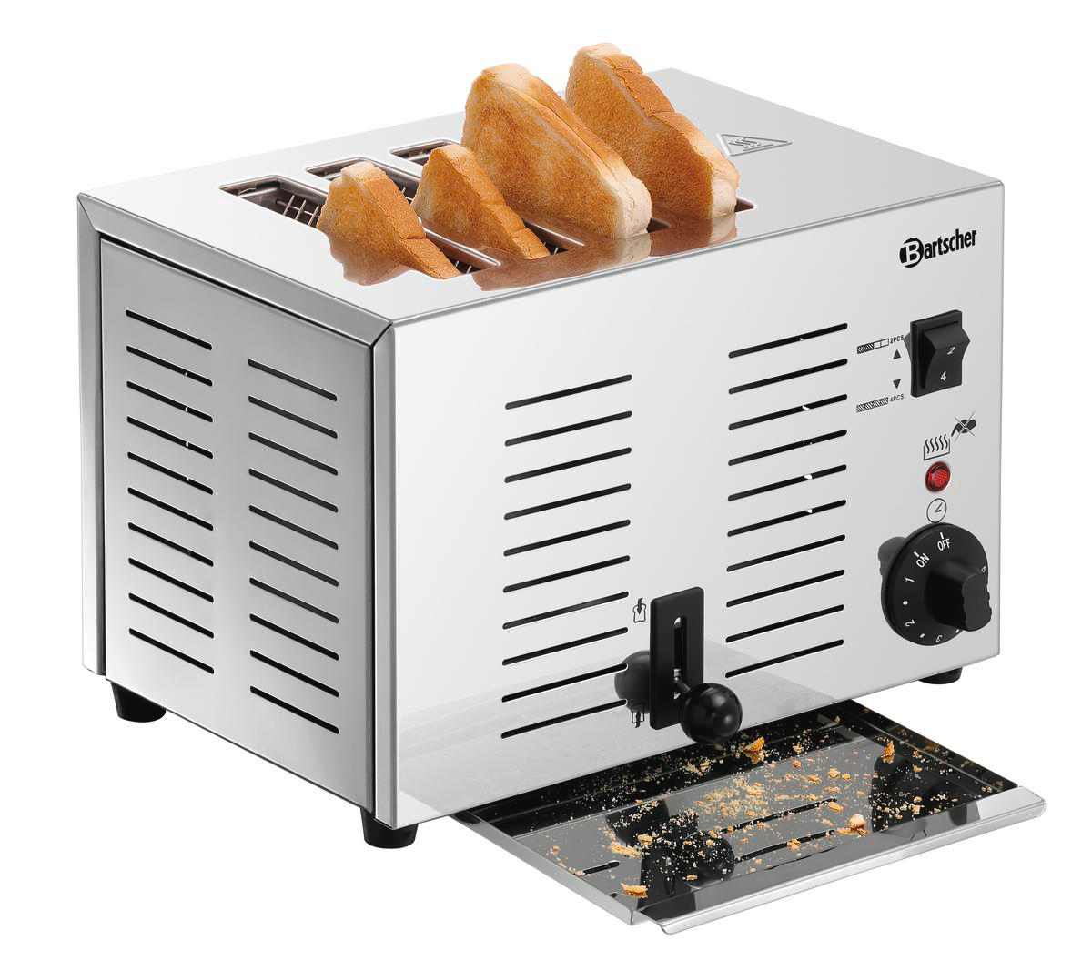Ein Edelstahl-Toaster mit vier Toastbrotscheiben. Das Krümelblech ist offen. Der Toaster hat Knöpfe und ein 'Bartscher'-Logo.