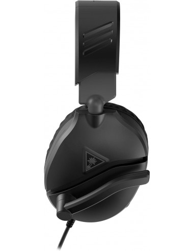 Auriculares para juegos negros sobre fondo blanco. Cuenta con micrófono y cable. Los auriculares son de la marca Turtle Beach.