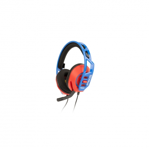 Unos auriculares para juegos con diseño azul y rojo. Tiene un micrófono y está colocado sobre un fondo blanco.