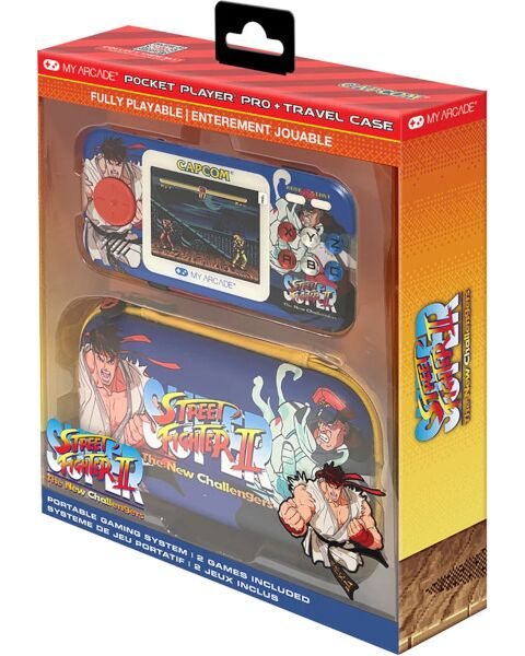 Sistema de juego portátil Street Fighter II de My Arcade en caja. Incluye consola y estuche, ambos con ilustraciones del juego.