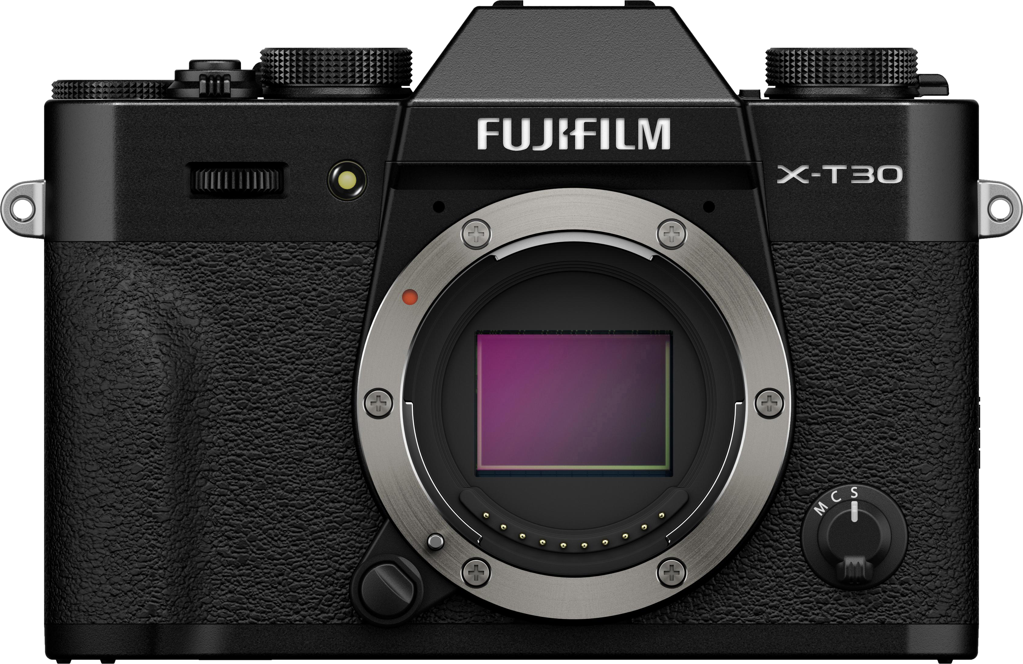 Schwarze Fujifilm X-T30 Kamera. Silberner Objektivanschluss. Fujifilm-Logo oben. X-T30 Modellname rechts.