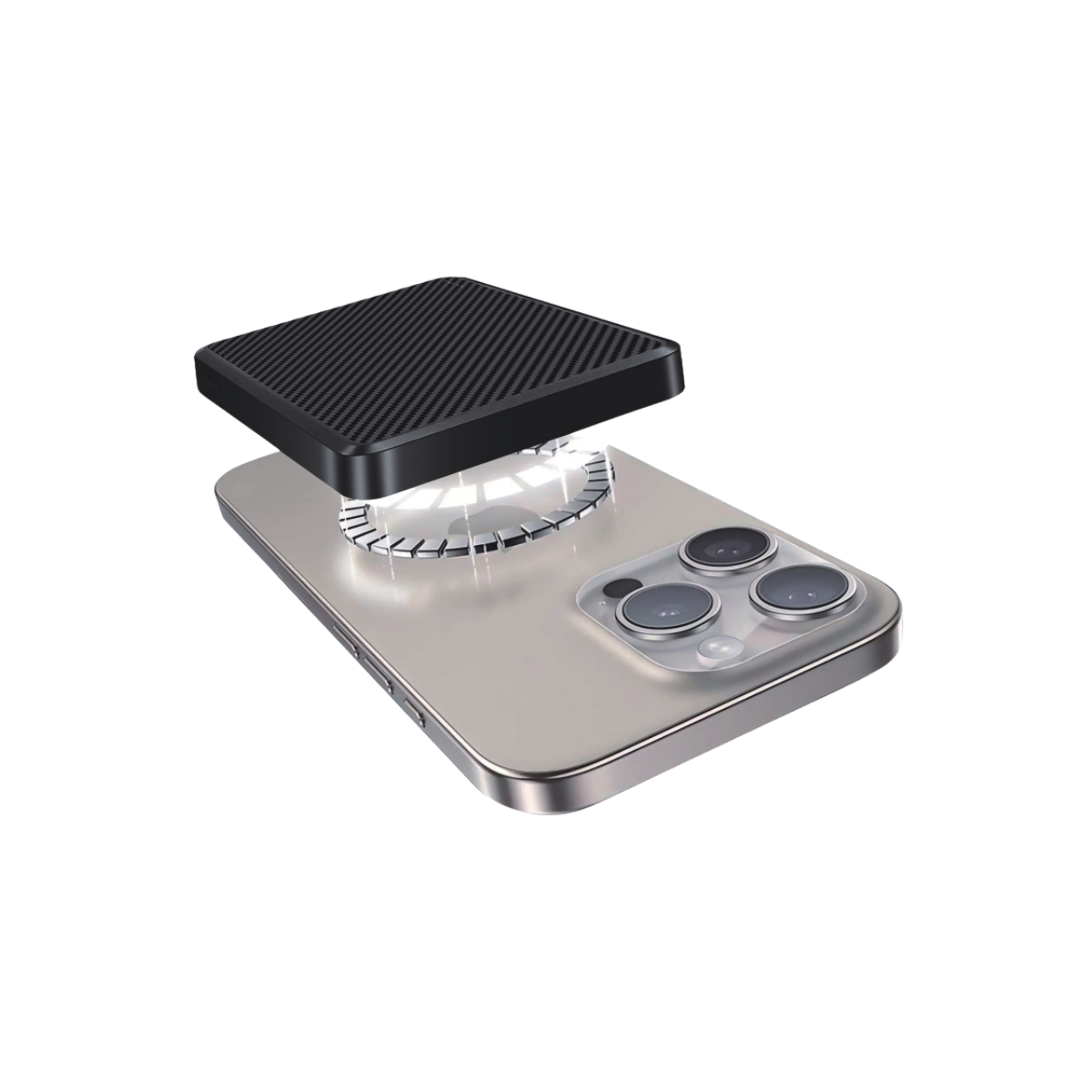 Siyah kare bir şarj cihazı, gümüş renkli bir telefonun üzerinde havada duruyor. Telefonda üç kamera merceği var. Siyah arka plan.