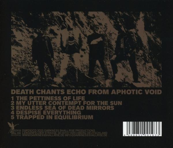 Albumcover mit Bandsilhouetten vor braunem Felsenhintergrund. Text enthält Songtitel und Labelinformationen auf schwarzem Hintergrund.