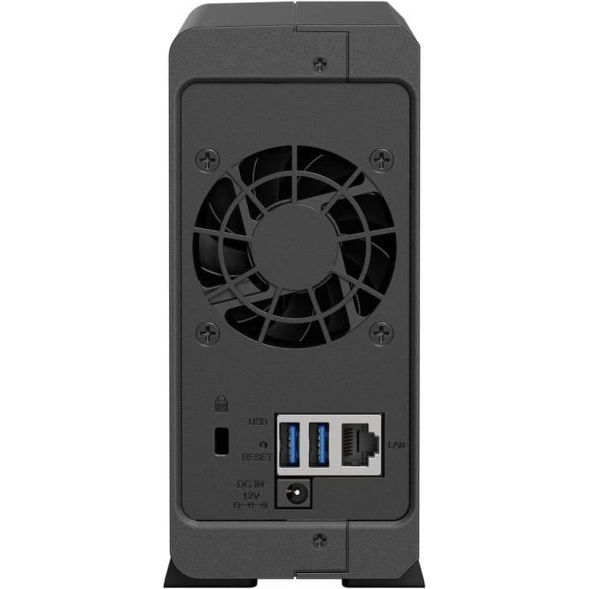 Appareil NAS noir avec ventilateur, ports USB, reset, LAN et entrée CC. L'appareil est posé sur une surface noire.