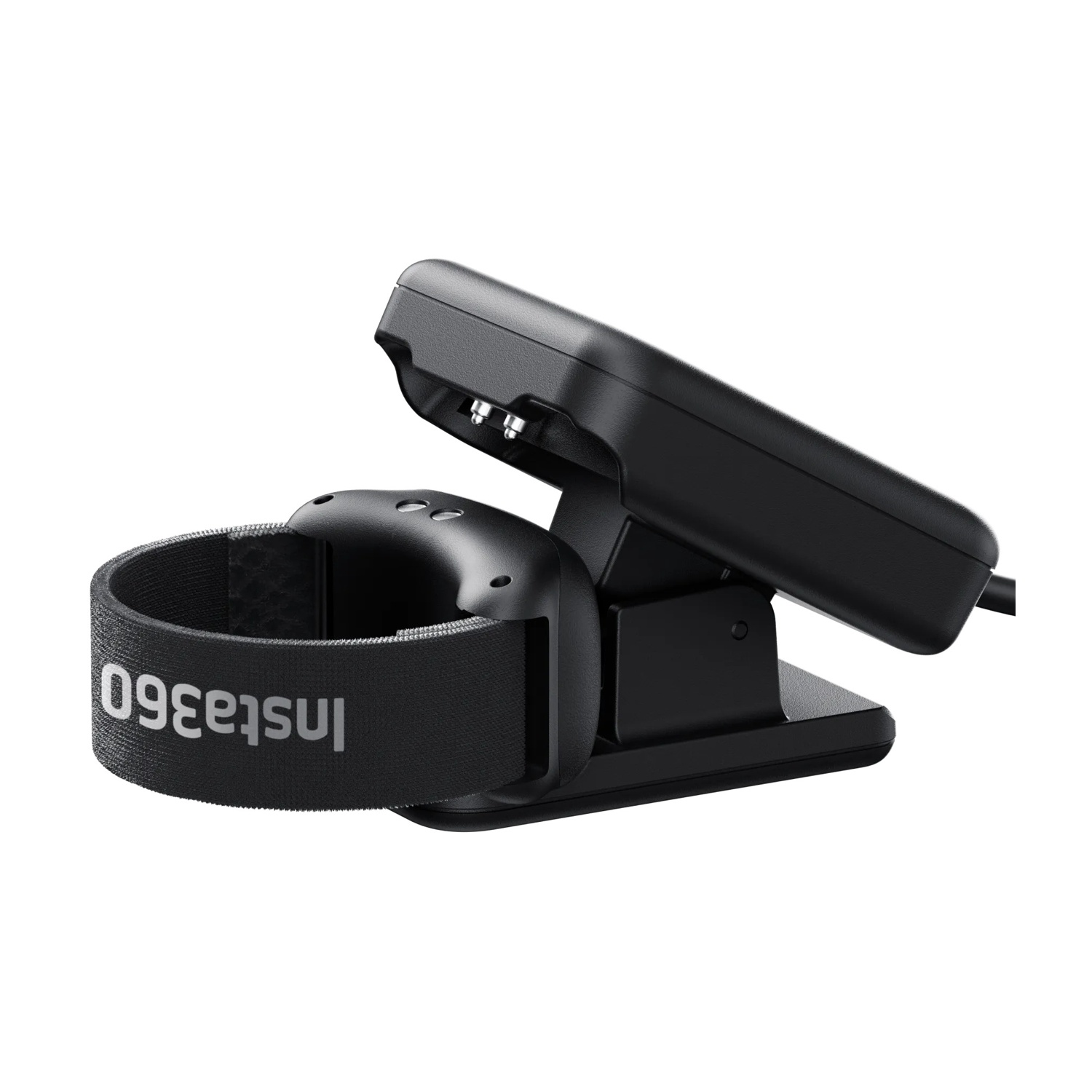 Un accessorio per fotocamera Insta360 nero. Include un cinturino da polso con il logo Insta360 e un supporto per fotocamera.