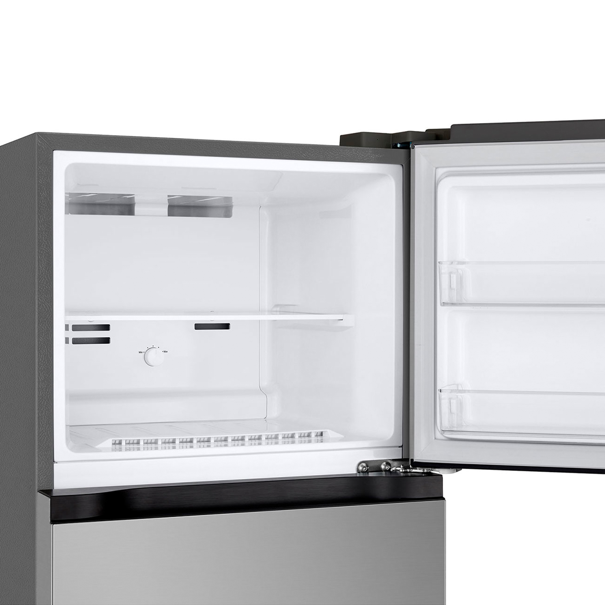 Refrigerador abierto. Dentro, hay estantes, una perilla de control de temperatura y luces. La puerta está abierta.