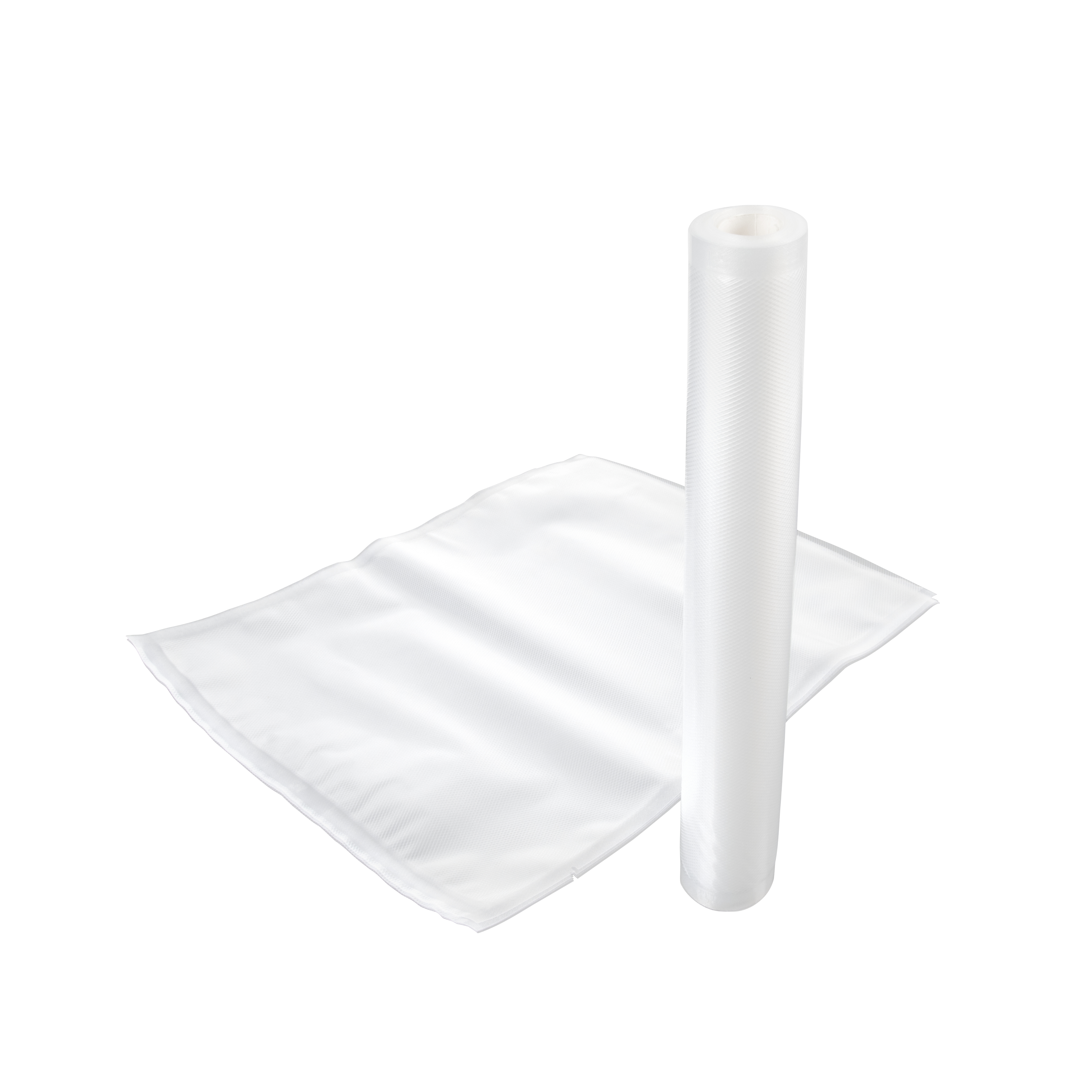 Eine weiße Rolle Plastikfolie steht neben einem flachen, gefalteten Plastikbeutel, beides auf weißem Grund.