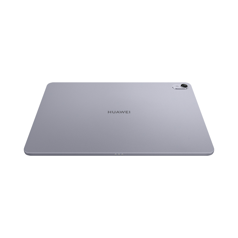 Ezüst Huawei tablet fehér háttérrel. A tablet enyhén szögben van, a kamerát és a Huawei logót mutatja.