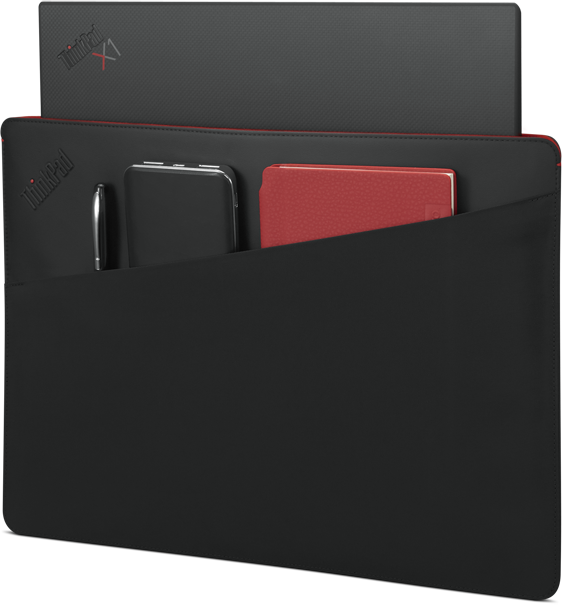 Fekete ThinkPad X1 laptop fekete alátéten, piros szegéllyel. Toll, telefon és piros jegyzetfüzet az alátét zsebében.