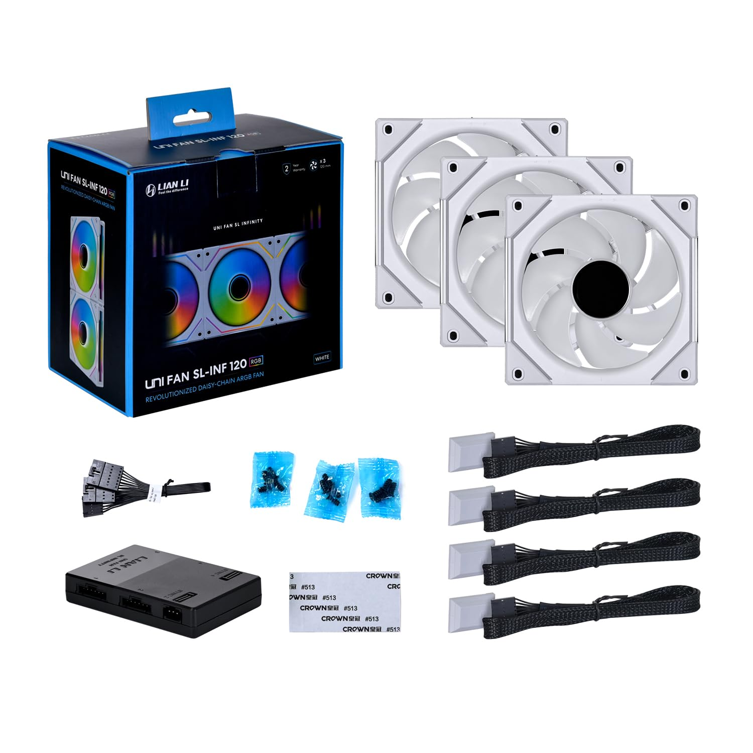 Ein Computerlüfter-Kit mit Lüftern, einem Controller und Kabeln wird vor einem weißen Hintergrund angezeigt. Die Verpackung ist sichtbar.
