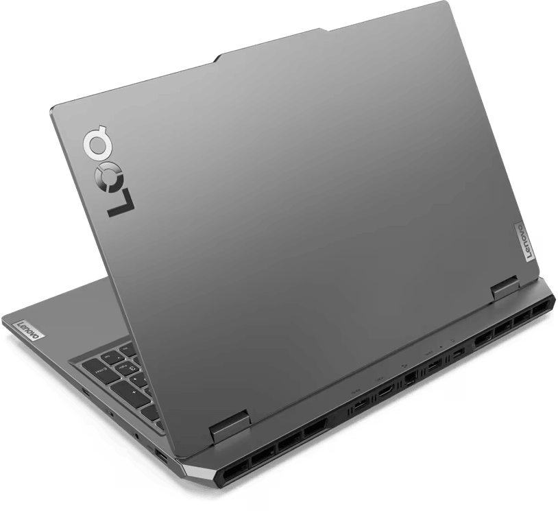 Egy szürke Lenovo laptop enyhén nyitva van, a billentyűzet látható. A Lenovo és LOQ logók láthatók. Portok az oldalon.