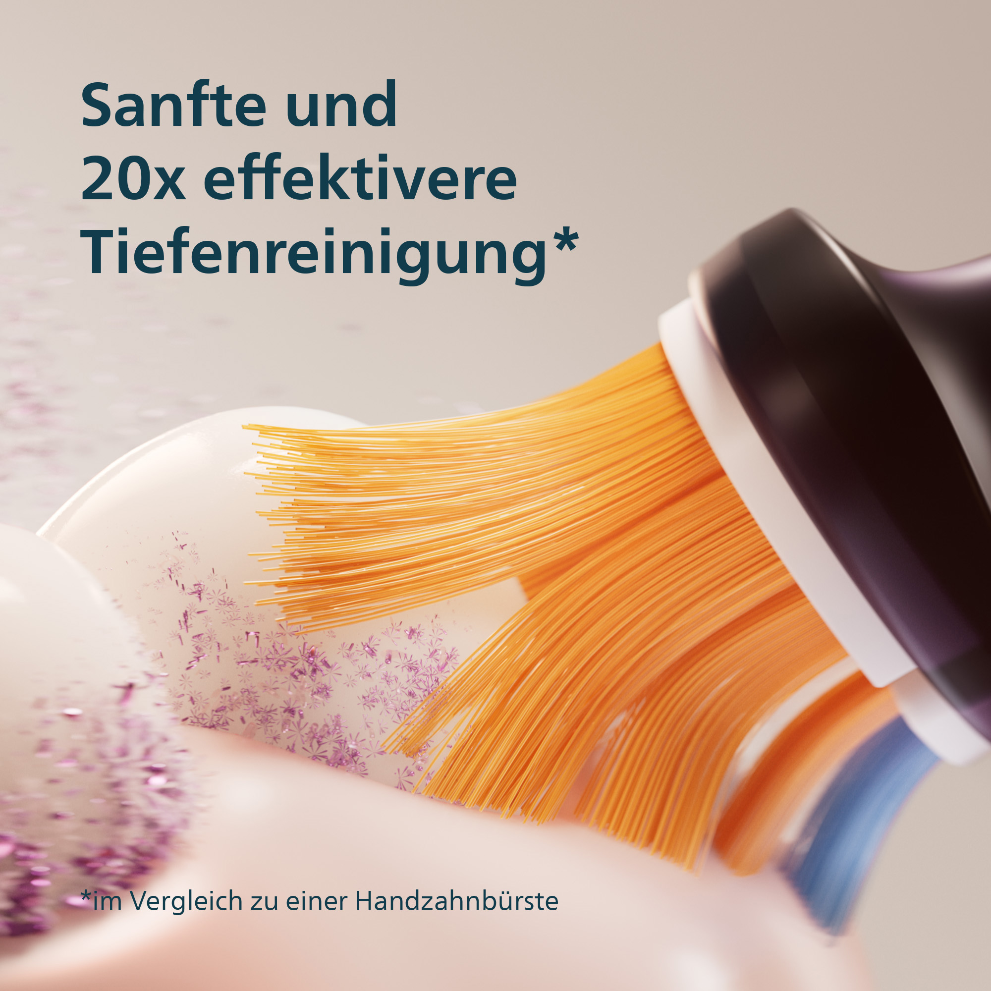 Nahaufnahme eines orangenen Zahnbürstenkopfs mit weißen und lila Elementen. Text: 'Sanfte und 20x effektivere Tiefenreinigung'.