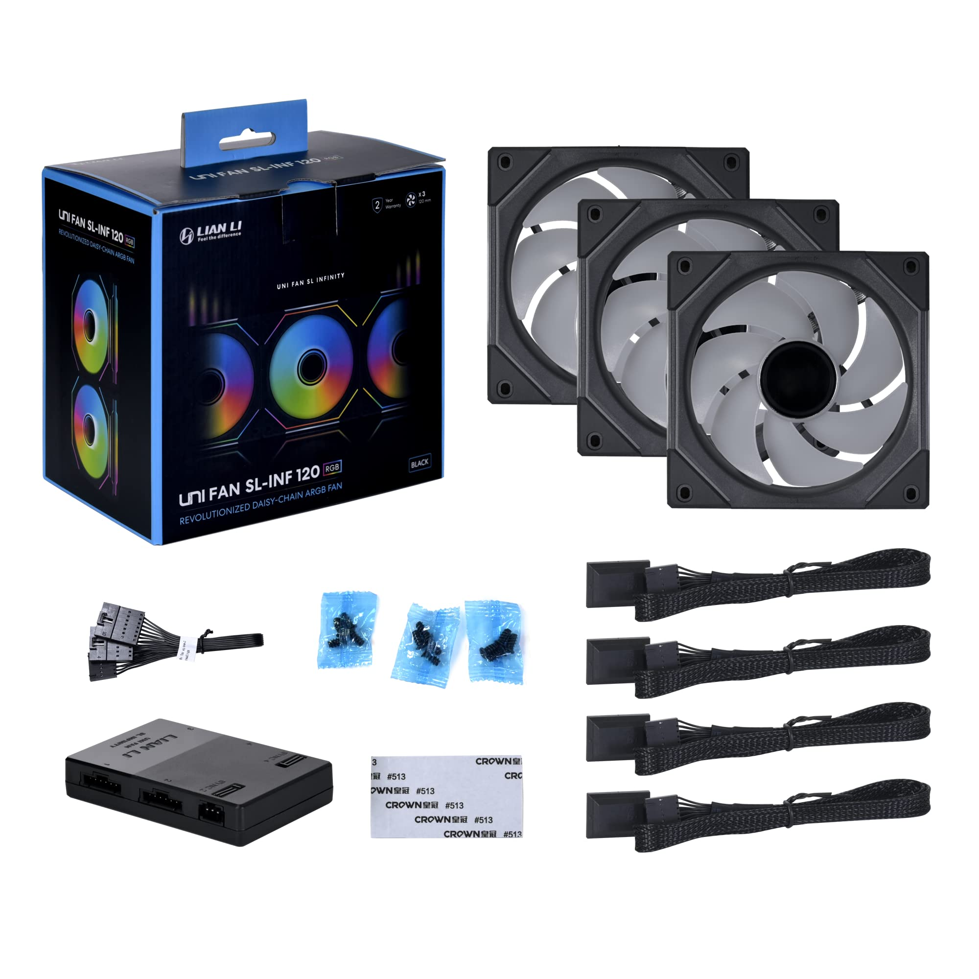 Ein Computer-Komponenten-Kit. Es enthält Lüfter, eine Steuerbox, Kabel und Zubehör. Die Box trägt Markenname und Produktinformationen.