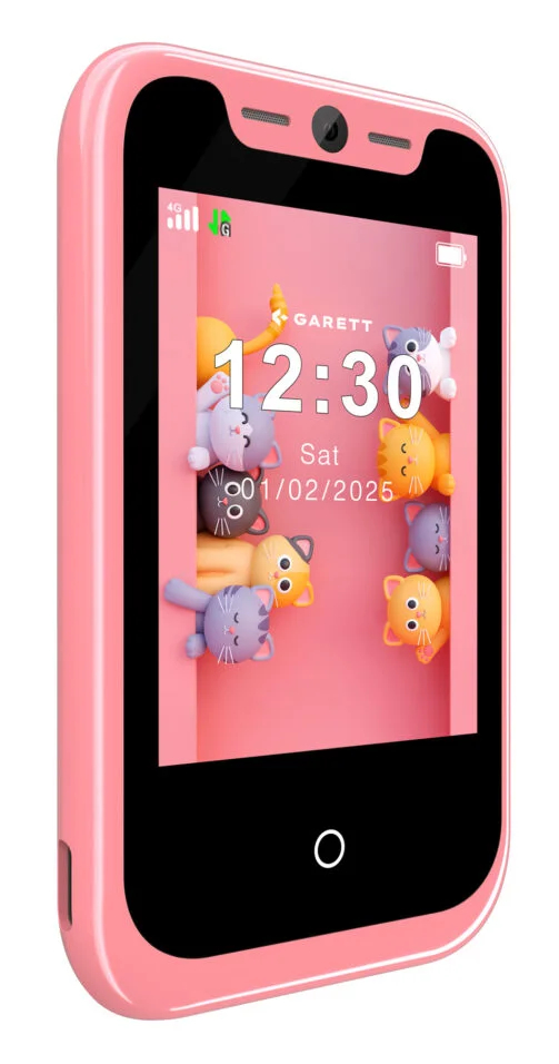 Różowy smartfon z ekranem z kotami. Godzina 12:30, data Sob 01/02/2025. Koty w różnych kolorach na ekranie.
