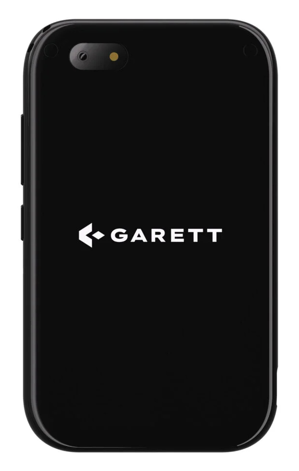 Czarny tył smartfona z białym logo 'GARETT'. U góry aparat i lampa błyskowa. Zaokrąglone rogi i elegancki design.