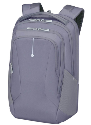 Szary plecak z wieloma przegródkami i srebrnymi zamkami. Posiada wyściełane paski na ramiona i górny uchwyt.