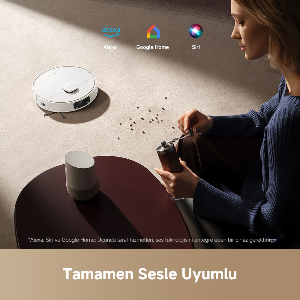Bir kadın kahve öğütüyor. Yakınlarda bir robot süpürge ve akıllı hoparlör var. Alexa, Google Home ve Siri logoları görüntüleniyor.