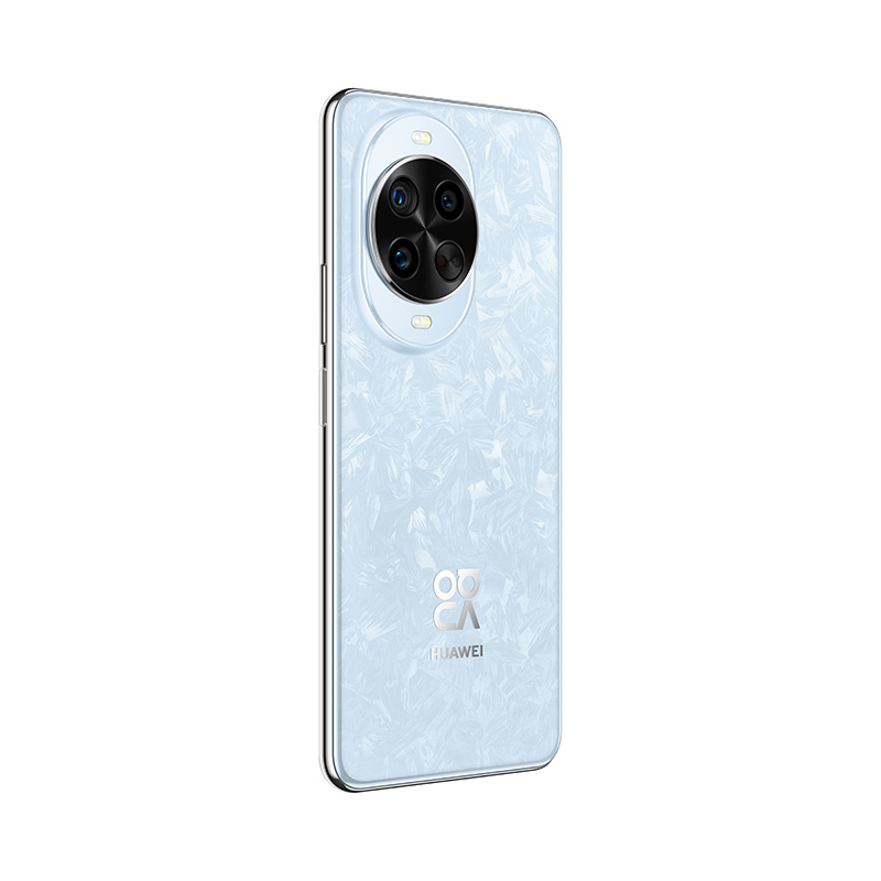 Açık mavi bir Huawei akıllı telefon. Desenli bir arka yüzü, dört lensli dairesel bir kamera dizisi ve Huawei logosu var.