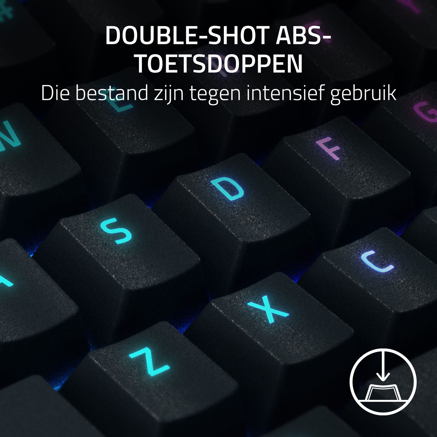 Close-up van een zwart toetsenbord. De toetsen hebben verlichte letters. De tekst bovenaan zegt 'DOUBLE-SHOT ABS-TOETSDOPPEN'.