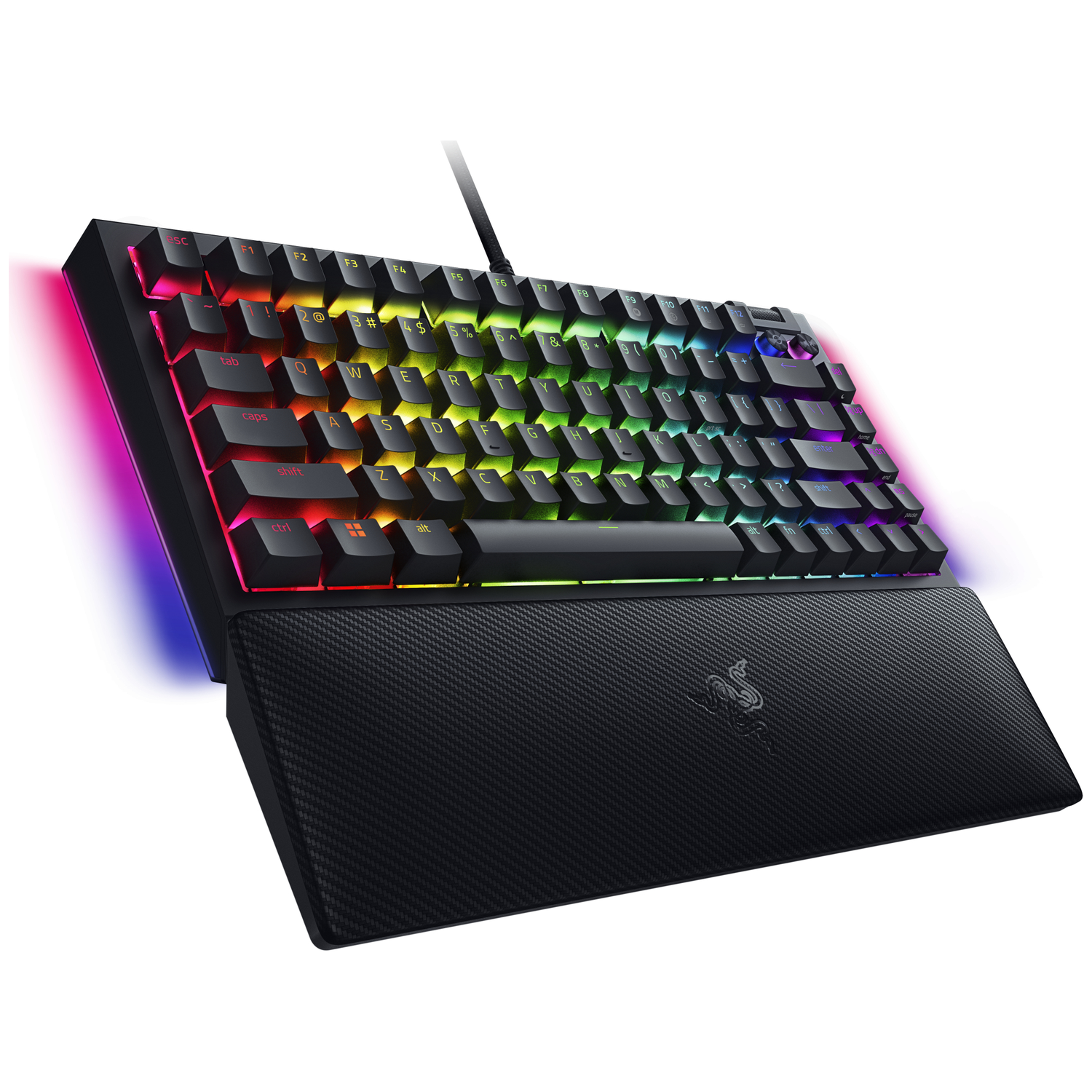 Zwart gamingtoetsenbord met RGB-verlichting. Inclusief een polssteun met het Razer-logo. Toetsen zijn zwart met witte letters.